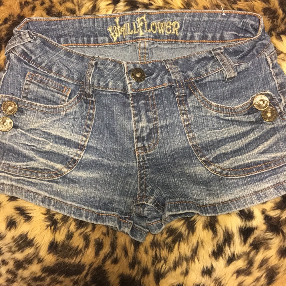 Wallflower shorts - Picture 1 of 4